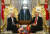 2016년 조 바이든 당시 미국 부통령(왼쪽)과 터키 이스탄불의 대통령궁에서 만난 에르도안 대통령(오른쪽).[AP=연합뉴스]