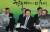 2012년 2월 16일 '해외자원개발 확대를 위한 전략회의'에 참석한 이명박 대통령이 김성환 외교통상부 장관이 소개되자 ″다이아몬드 캐러 왔느냐″며 농담을 건네고 있다. 중앙포토