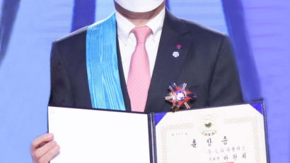 ‘36년 정통 LG맨’ 하현회 금탑산업훈장 “당연한 책무 다한 것” 