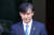 2019년 10월 13일 조국 전 법무부 장관이 서울 방배동 자택을 나서는 모습. 뉴스1
