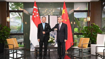 中, 싱가포르와는 '대만' 피해 장관 회담…'장갑차 억류' 의식