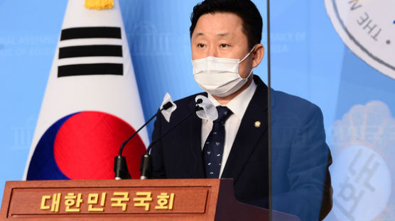 민주당 "서울·부산 모두 사전투표 크게 이겼다, 1% 싸움갈것"