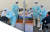 3월 31일 대전 한밭체육관 앞에 마련된 코로나19 선별진료소에서 의료진들이 시민들을 분주히 검사하고 있다. 중앙포토