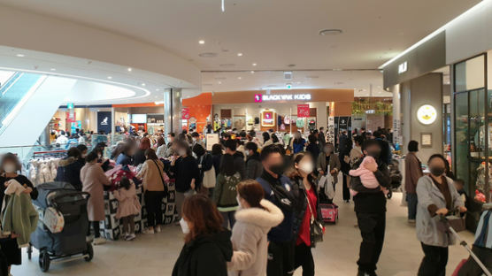 [단독]백화점은 벌써 'with코로나 시대'…매출 24% 폭증했다