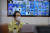 정세균 국무총리가 8일 정부서울청사에서 열린 코로나19 대응 중대본 회의를 주재하고 있다. 연합뉴스