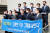 김인호(앞줄 왼쪽 네번째) 서울시의회 의장을 비롯한 더불어민주당 소속 3선 시의원들이 지난달 25일 오전 서울 중구 서울시의회 앞에서 기자회견을 열고 오세훈 시장(당시 후보)의 사퇴를 촉구하고 있다. 뉴시스 