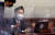 오세훈 서울시장이 13일 오전 서울 종로구 정부서울청사에서 영상으로 열린 국무회의에 참석해 자리하고 있다. 임현동 기자