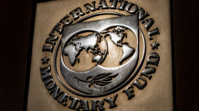 IMF "한국 폭발" 단어까지 썼다···'고령화 부채' 위험 수위