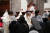 한국 천주교 주교단이 2020년 3월 10일 서울대교구 명동성당에서 교황 선출 기념 미사 중에 신자들에게 성체를 나누어주고 있다. [사진 한국천주교주교회의]