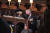 카멀라 파커 볼스(콘월공작 부인)과 찰스 왕세자(콘월 공작)가 성조지 예배당에서 필립공의 안식을 비는 기도를 하고 있다.[AFP=연합뉴스]