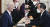 조 바이든(왼쪽) 미국 대통령과 스가 요시히데(菅義偉) 일본 총리가 지난 16일(현지시간) 미국 워싱턴DC 백악관에서 확대 정상회담을 하고 있다. [연합뉴스]