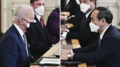 79세 바이든, 73세 스가와 의료용 마스크 두겹 쓰고 회담