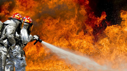 논산 창고서 불, 주민 6명 대피…인명피해 없어