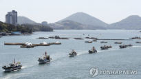 “후쿠시마 오염수 우려”…어민 해상시위, 일본 수산물 검사 강화