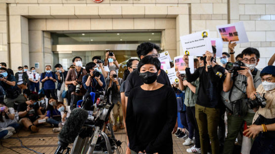 시민 폭행 ‘백색테러’ 배후 추적한 언론인에 홍콩 법원 “유죄”