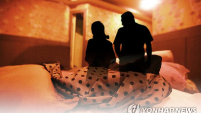 혼자 투숙한 여성 성폭행…지워진 CCTV에 걸린 괴한의 정체