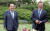 2020년 5월 당시 문재인 대통령과 문희상 국회의장이 서울 한남동 국회의장 공관에서 만나 대화하고 있다. / 사진:국회