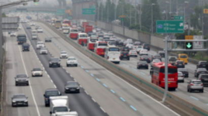 맑고 따뜻한 날씨에 나들이 증가…고속도로 이용 차량 434만대 