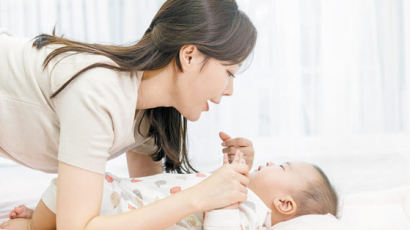 [건강한 가족] 엄마의 유익균 물려받고 나온 아기, 모유 오래 먹으면 면역력 쑥쑥