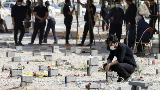 이란 코로나19 사망자 하루 496명 역대 최대
