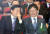 대선 도전을 공식화한 원희룡 제주지사(왼쪽)와 유승민 전 의원. 사진은 2017년 1월 5일 서울 여의도 국회에서 열린 개혁보수신당 중앙당 창당발기인대회에 참석한 두 사람이 대화를 나누는 모습. 중앙포토