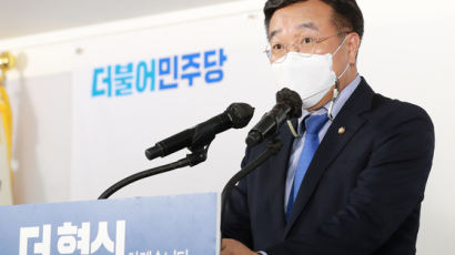 부동산특위 첫날, 당 대변인 비꼰 윤호중 "대변 안하고 본변"