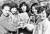 1976년 일일연속극 ‘여고동창생’에 출연한 윤여정(오른쪽 둘째). 김윤경·남정임(고)·나문희·김혜자와 함께 했다(왼쪽부터). [중앙포토]