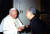 교황 요한 바오로 2세와 정진석 추기경이 만나고 있다. 요한 바오로 2세는 폴란드 출신이었다. [중앙포토]