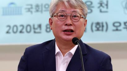 문자폭탄 감싼 김두관…조응천은 "열혈당원 볼륨 좀 낮춰달라"