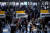 중국 황금연휴 맞아 여행자들로 붐비는 상하이 철도역. 상하이 로이터=연합뉴스 