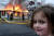 '재앙의 소녀'(Disaster girl)라는 이름이 붙은 조이의 4살 때 사진은 미국 인터넷 문화에서 각종 사고 현장에 합성되는 밈으로 자리잡았다. [구글 'Disaster girl' 검색 결과 캡처]