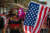 미국 로스 엔젤레스의 노동절 행진에는 전통의상을 입은 마야 원주민도 참석했다. AFP=연합뉴스