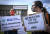 지난 3월 남아프리카공화국 케이프타운의 존슨앤드존슨 사무실 앞에서 시위대들이 "코로나19 백신에 대한 특허를 포기하라"는 시위를 벌였다. [EPA=연합뉴스]
