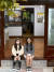  윤극영 가옥을 찾아 그의 일생에 대해 배우고, 직접 노래도 불러본 이서정(왼쪽) 학생모델과 김나윤 학생기자. 