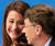 이럴 때도 있었다. 빌 게이츠와 멀린다 프렌치 게이츠(왼쪽) 부부. 2006년 사진이다. 로이터=연합뉴스