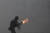 3일 칼리에서 경찰이 시위대를 향해 최루탄을 발사하고 있다. AP=연합뉴스