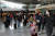 지난 1일 노동절을 맞아 중국 베이징 다싱 공항에 관광객들이 몰린 모습.[로이터=연합뉴스]