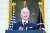 조 바이든 미국 대통령이 4일 워싱턴 백악관에서 목표치를 높인 새 백신 접종 프로그램을 공개하고 있다. [AP=연합뉴스]