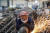 지난달 30일 중국 저장성 항저우의 한 공장에서 노동자가 작업을 하고 있다.[AFP=연합뉴스]