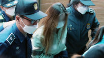 劍 "불상의 방법"…구미 친모 재판, 범행방법 공방 놓고 '촉각'