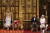 웨스트민스터 의사당에 앉은 엘리자베스2세 영국 여왕과 찰스 왕세자와 카멀라 콘월 공작 부인부부. [로이터=연합뉴스]