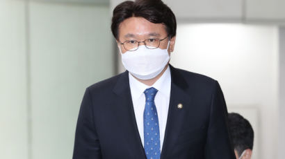 황운하, 김기현 형·동생 ‘변호사법 위반’ 혐의로 고발