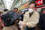 더불어민주당 대권주자인 이낙연 전 대표가 14일 오전 광주 북구 말바우시장에서 상인과 시민들을 만나고 있다. 연합뉴스