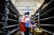 하루 신규확진자가 처음으로 세 자리수가 나온 대만에서 지난 15일 한 식료품점에서 생필품을 구매하는 이들이 몰리면서 매대가 비어있는 모습 [EPA=연합뉴스]