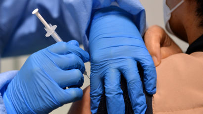 '인과성' 입증 안 돼 백신 보상 제외된 환자들, 의료비 지원 받는다 