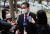 곽상도 국민의힘 의원이 지난달 23일 오전 정부과천청사 고위공직자범죄수사처(공수처)를 항의 방문하기 앞서 취재진 질문에 답하고 있다. 연합뉴스