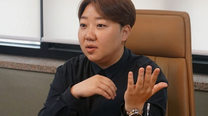 "밥 스쿨푸드로 주나요" 묻던 알바생, 800억 매출 CEO 됐다