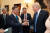 2017년 6월 문재인 대통령과 트럼프 당시 미국 대통령이 만나 미묘한 표정으로 악수를 나누고 있다. 청와대사진기자단