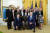 문재인 대통령과 조 바이든 미국 대통령이 21일 오후(현지시각) 워싱턴 백악관에서 열린 한국전쟁 참전용사 랄프 퍼켓(Ralph Puckett) 예비역 대령의 명예훈장 수여식에서 기념촬영을 하고 있다. 청와대 제공