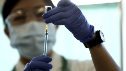 日, '접종 보류'된 AZ 코로나 백신 개도국에 제공 검토